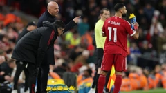 Arne Slot i Mohamed Salah 