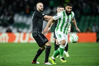 Real Betis - Dinamo. Josip Mišić, Nabil Fekir , Foto: Marko Lukunic/PIXSELL