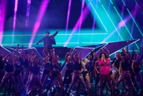 Pjevač Glennis Grace nastupa s DJ Afrojackom tijekom finala Eurovizije , Foto: Piroschka van de Wouw/Reuters