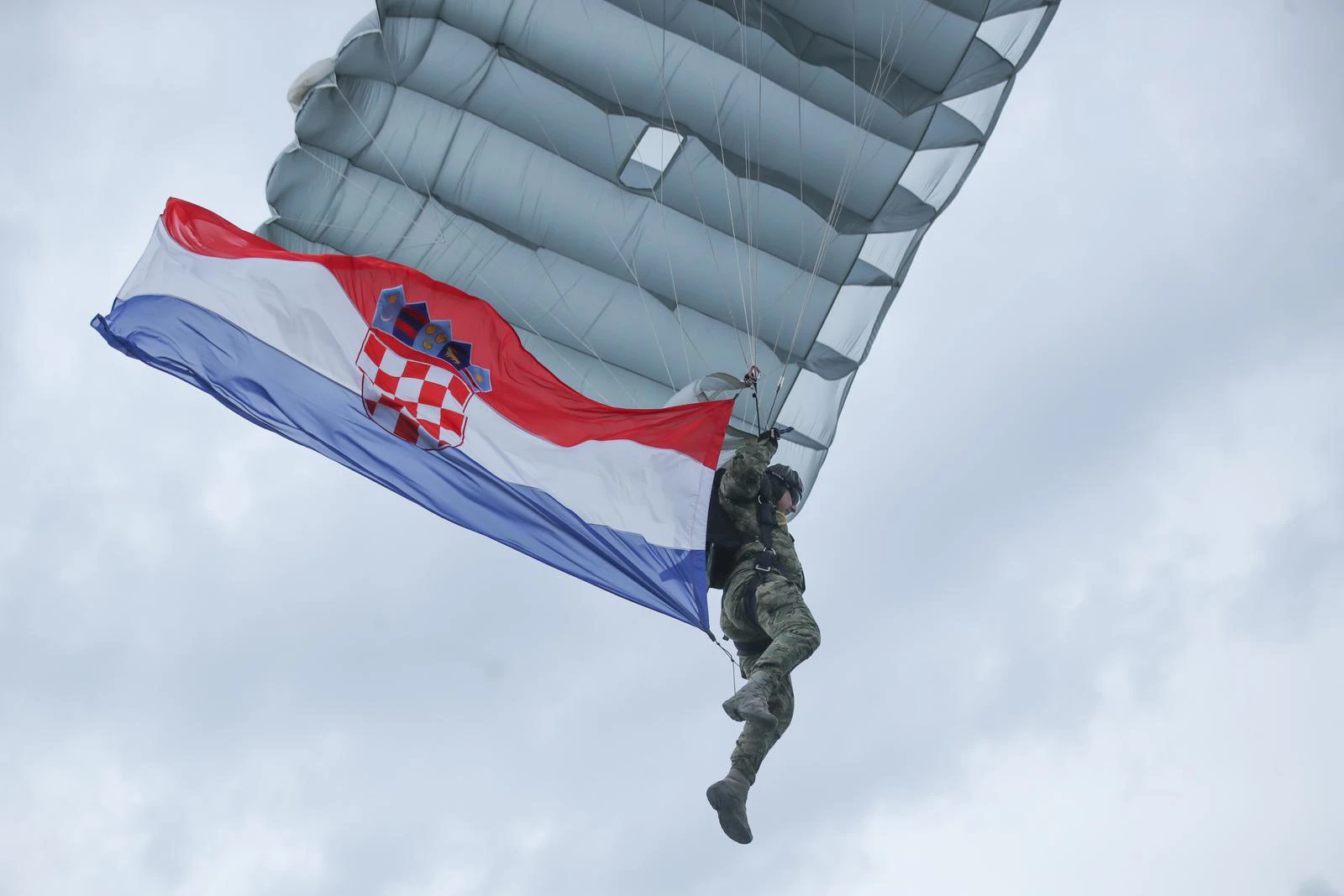 Premijer Plenković čestitao Dan državnosti: Hrvatska ide u dobrom smjeru