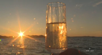 Kroz zadarski zalazak sunca vodi skiperica Sabrina