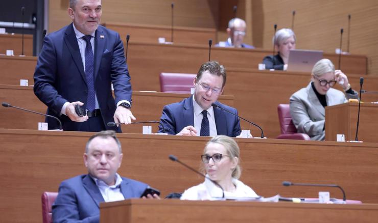 Žestoka polemika o dočeku rukometaša - u Saboru 60 povreda Poslovnika