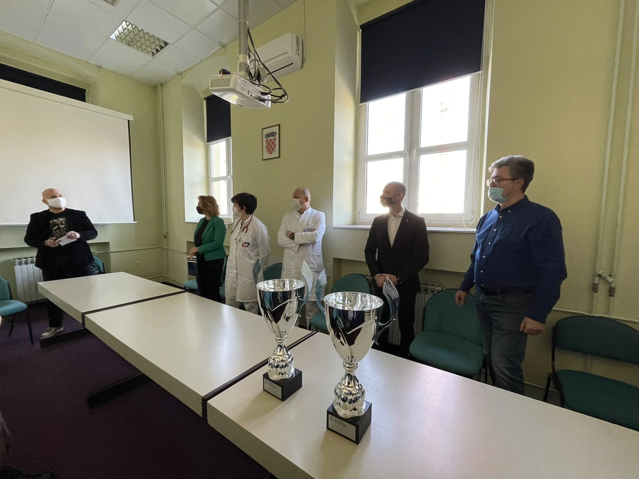 Igor Delač uručio novčanu donaciju Zavodu za hematologiju, Foto: Ana Mitar/Radio Osijek