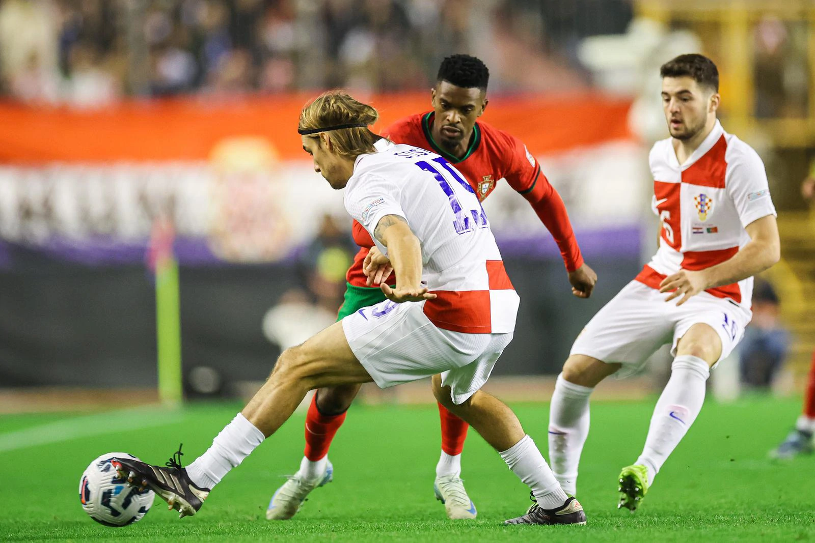 Počela utakmica na Poljudu, Škoti vode u Varšavi!