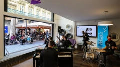 Najavni koncert u izlogu Francuskog instituta