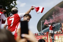 Navijači ispred stadiona, Foto: Peter Cziborra/Action Images via Reuters