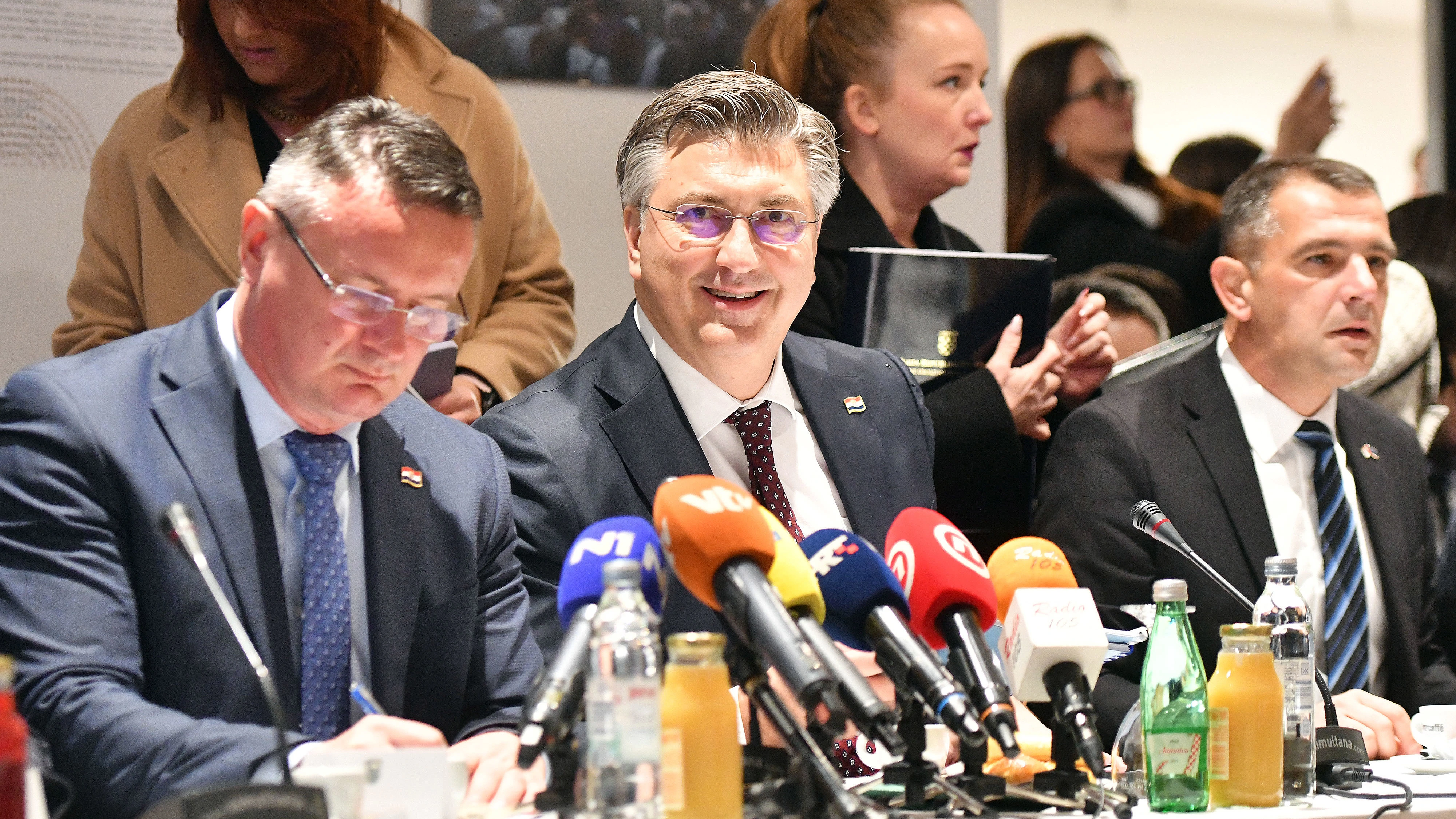 Regierung, Bürgermeister, Bürgermeister und Präfekten: Pläne zur Wohnungspolitik 10 pxl 111224 125440356 20241211104607