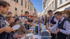 Dubrovačka trpeza ponovno na Stradunu 