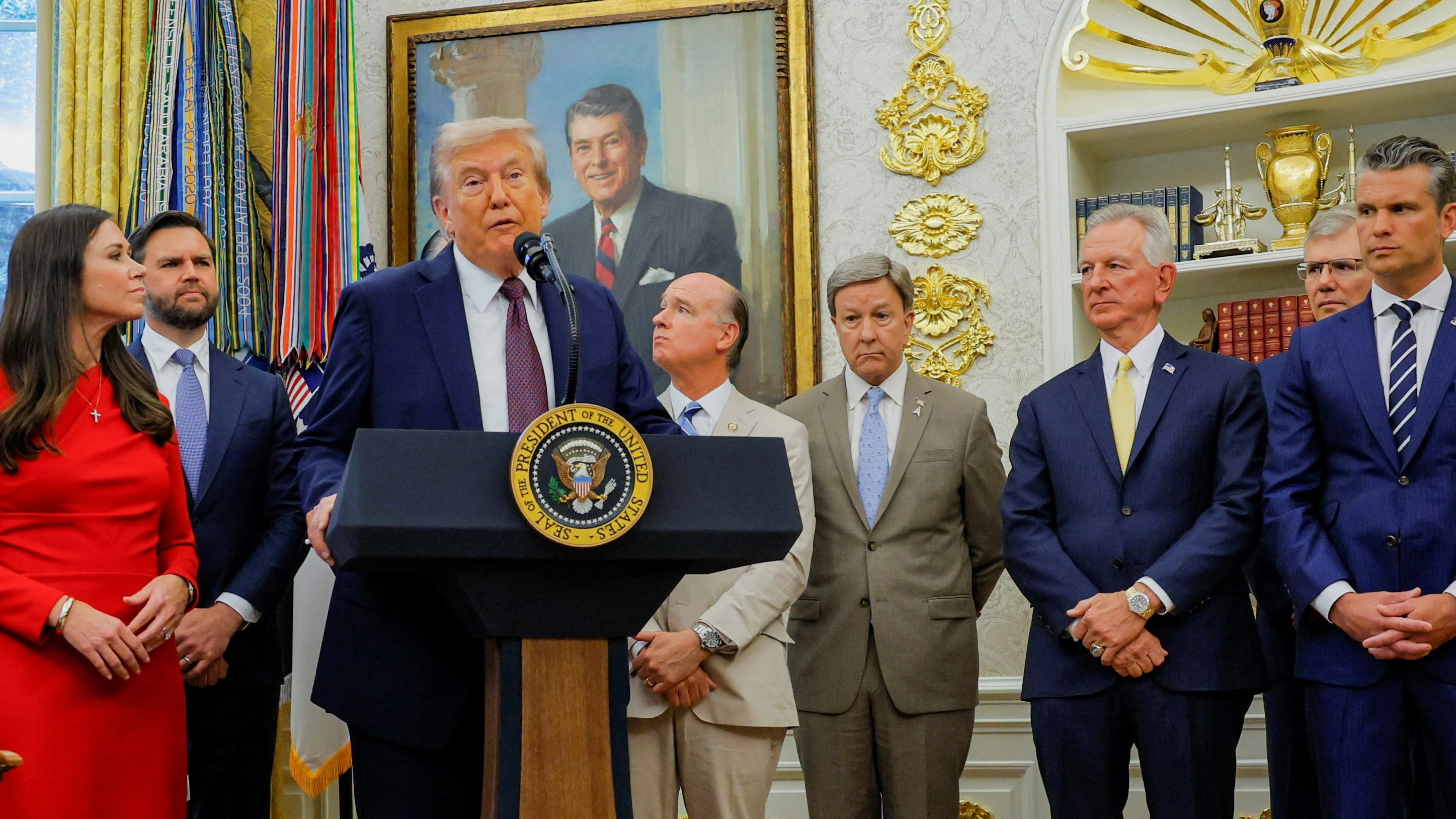 Trump nakon tjedan dana stao pred kamere i objavo veliku novost