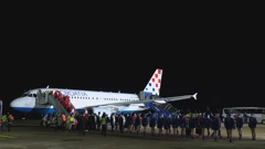 Vatreni u Zračnoj luci, Foto: HTV/HRT