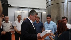 Predsjednik Milanović obišao Poljoprivrednu zadrugu Vrbnik i novi vinski podrum