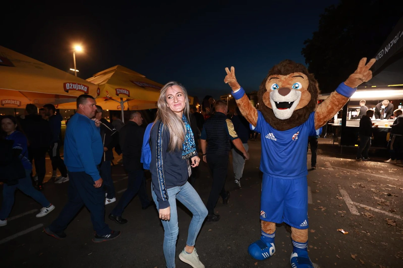 Fan zona uoči utakmice Dinamo - Salzburg, Foto: Sanjin Strukić/PIXSELL