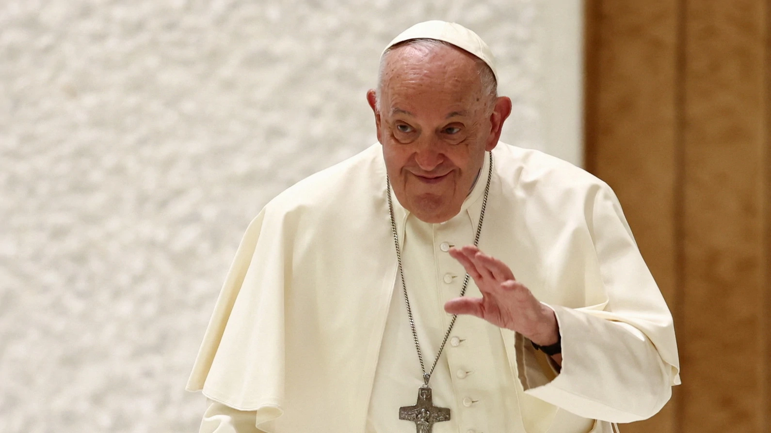 Papa osudio odluku Ukrajine da zabrani pravoslavnu crkvu blisku Rusiji