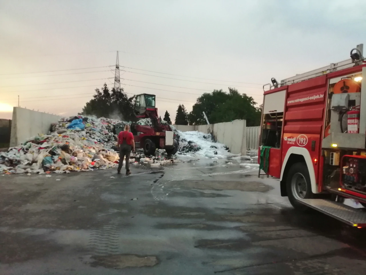 Ugašen požar plastike u Josipovcu, Foto: Radio Osijek/HRT