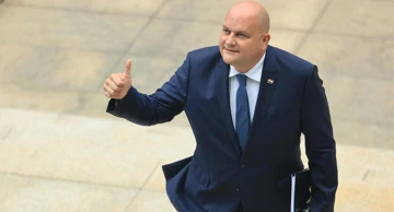 Dolazak ministra Šušnjara na sjednicu Vlade RH, 16. rujna