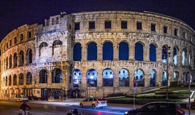 "Carmina Burana" oduševila publiku u pulskoj Areni