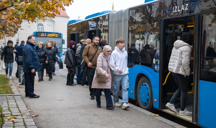 Autobusima besplatno na groblja 