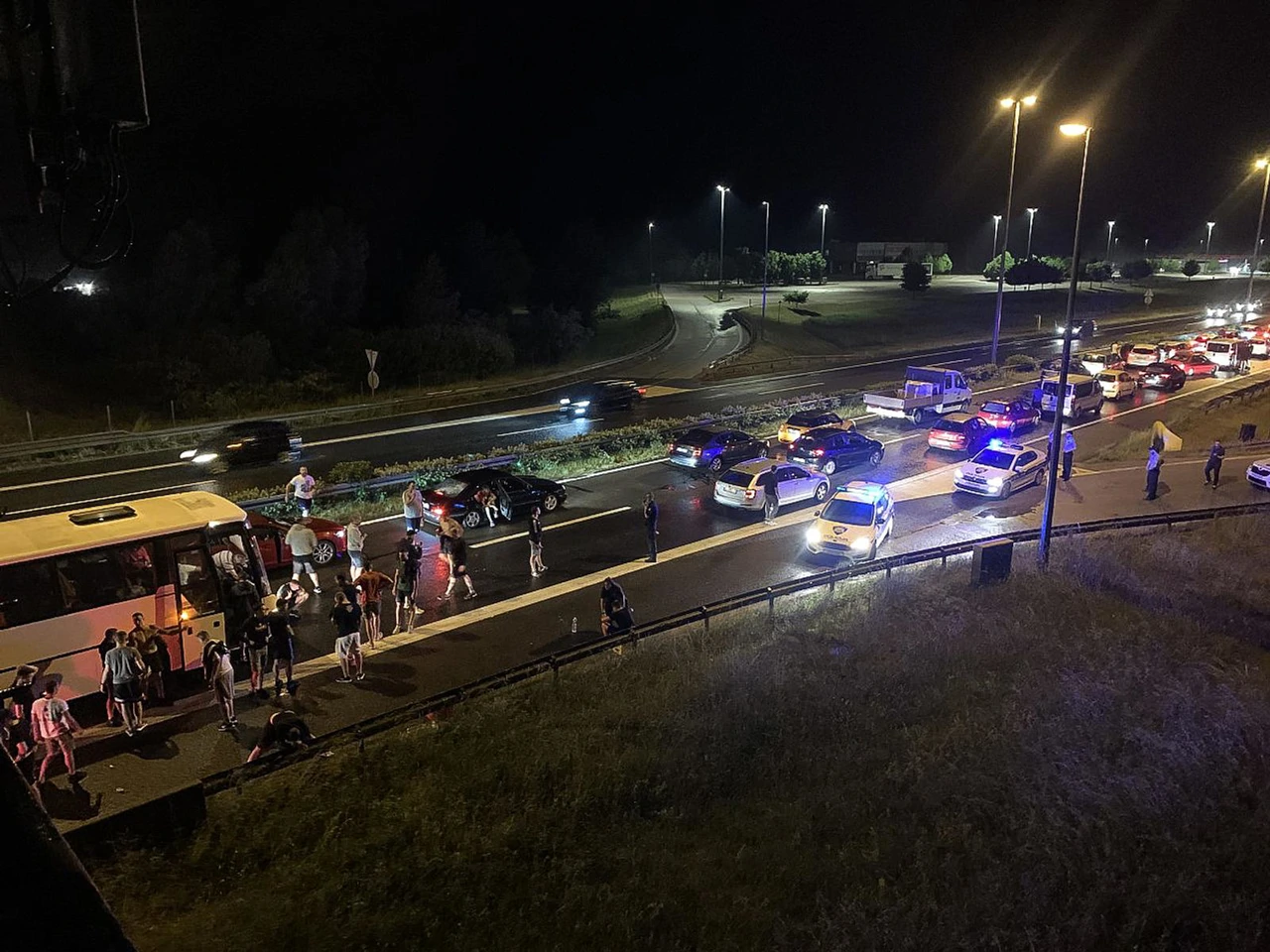 Sukob navijača i policije, Foto: Pixsell/PIXSELL