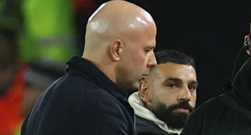 Arne Slot i Muhamed Salah 