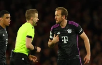 Sudac Glenn Nyberg i Harry Kane, Foto: Matthew Childs/Action Images via Reuters