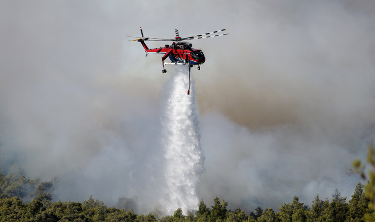 Grčka: Dva helikoptera sudarila se u zraku pomažući u gašenju požara