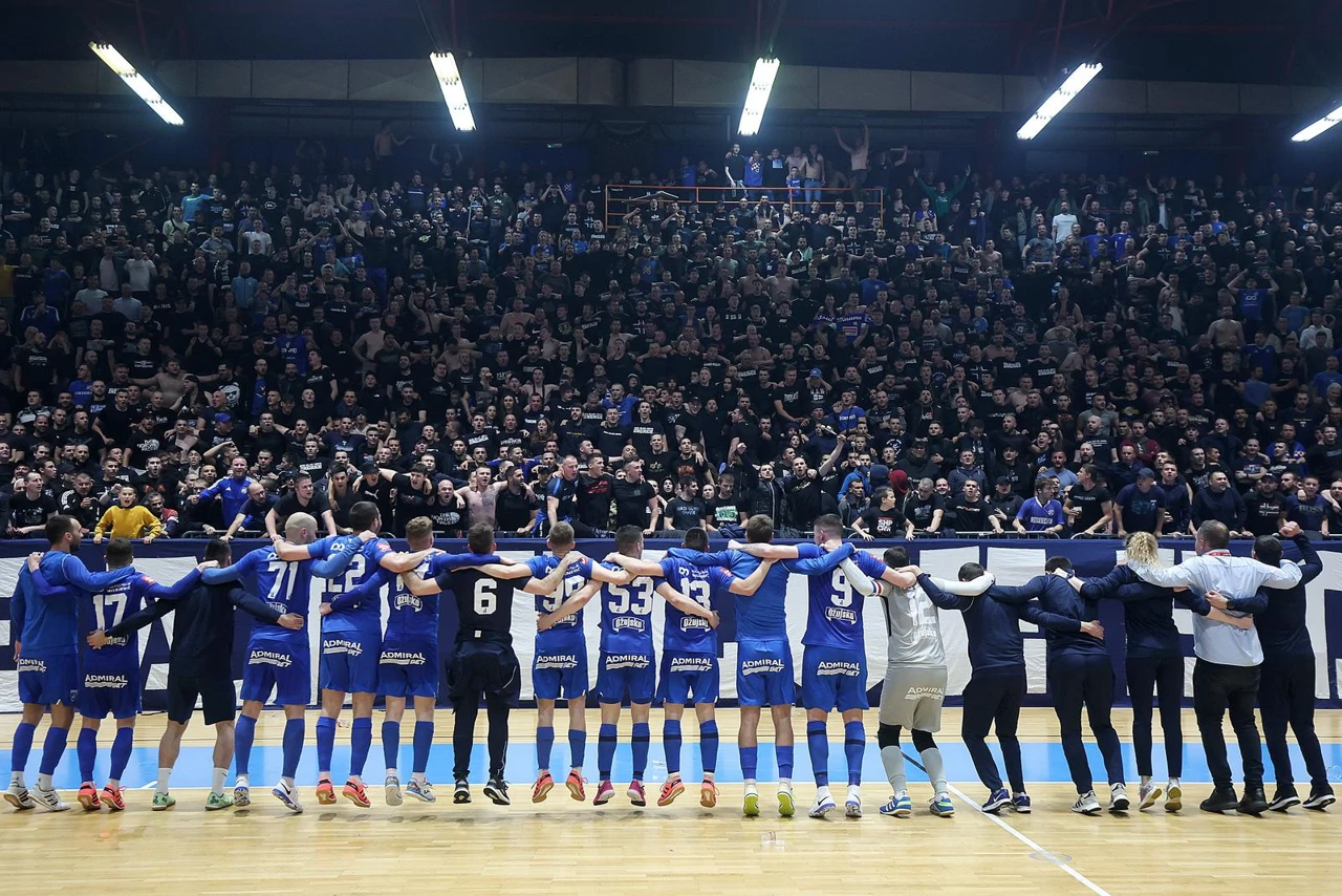 Slavlje igrača Futsal Dinama, Foto: Goran Stanzl/PIXSELL