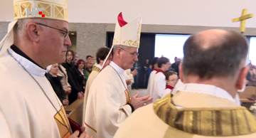 Nadbiskup Kutleša na misi u Poingu