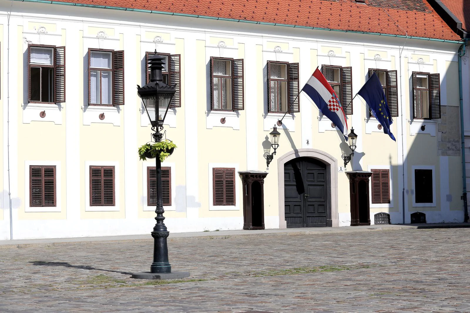 Hrebak: Smanjiti teške riječi i posvetiti se komemoriranju žrtava