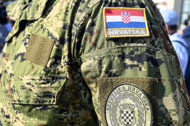 Dubrovnik – Ehrung für vierzehn kroatische Verteidiger, die 1991 starben. 1 shutterstock 2235148643 20251112203811