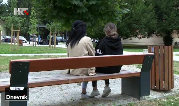Posvojiteljica i kćer