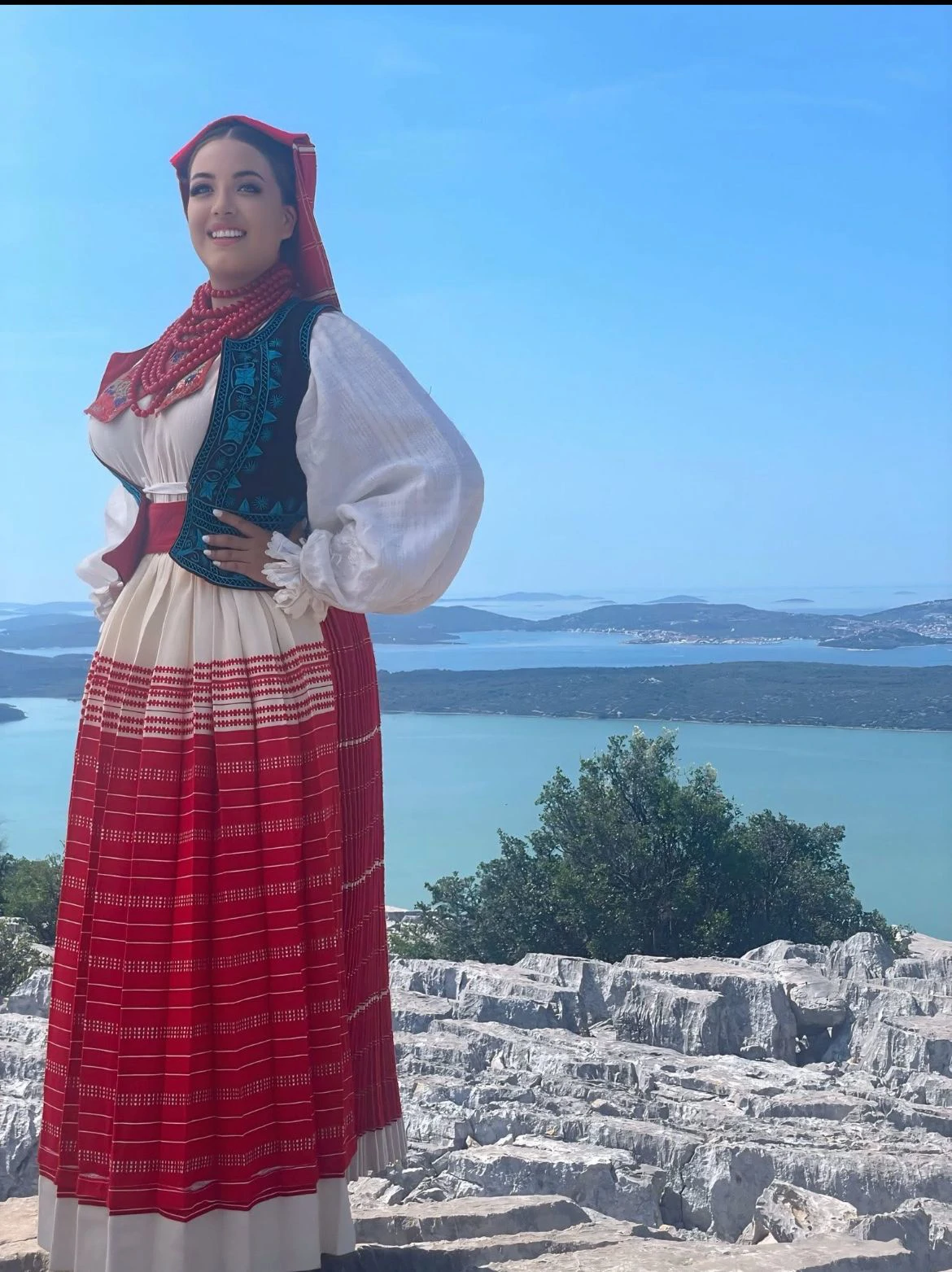 María Jesús en traje nacional croata / María Jesús u hrvatskoj narodnoj nošnji, Foto: Foto cedida / Ustupljena fotografija //