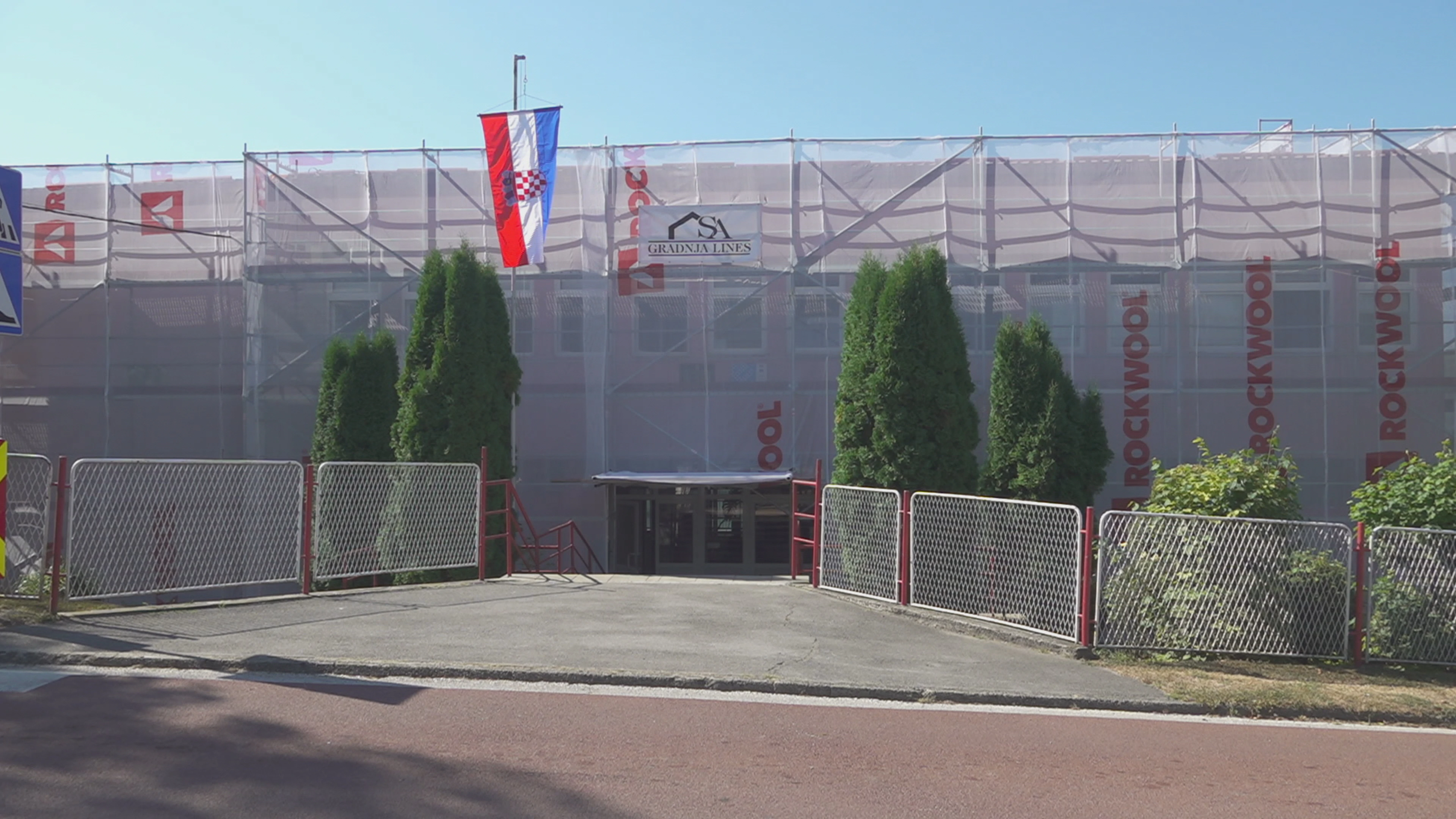 Ministar Medved obišao radove na energetskoj obnovi škole u Cetingradu