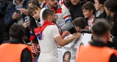 Andrej Kramarić s navijačima u Pragu