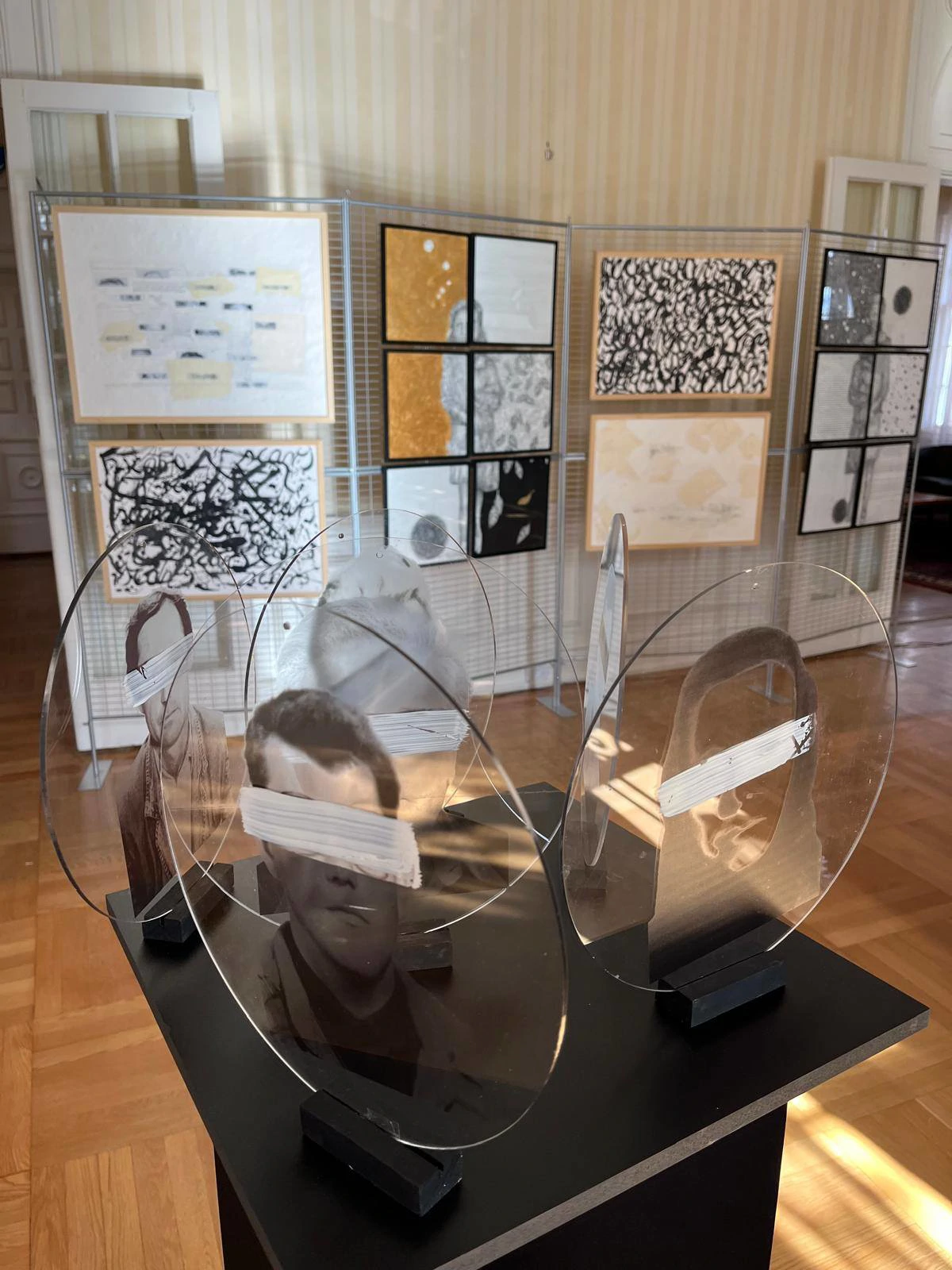 Na otvorenju izložbe: “Iza neba” – Sjećanje na nestale osobe iz Domovinskog rata (1991-1995)