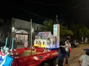 Carroza artesanal de la comunidad croata en el desfile en el Chaco, Foto: Cristian Varela Plantić//