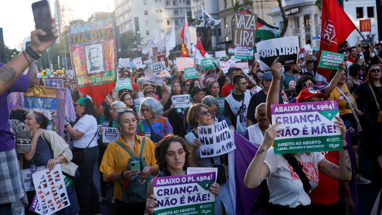 Tisuće žena u Brazilu protiv pooštravanja zabrane pobačaja