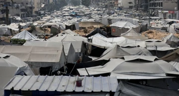 Palestinci, raseljeni izraelskom vojnom ofenzivom, sklonili su se u šatorski kamp u gradu Gazi