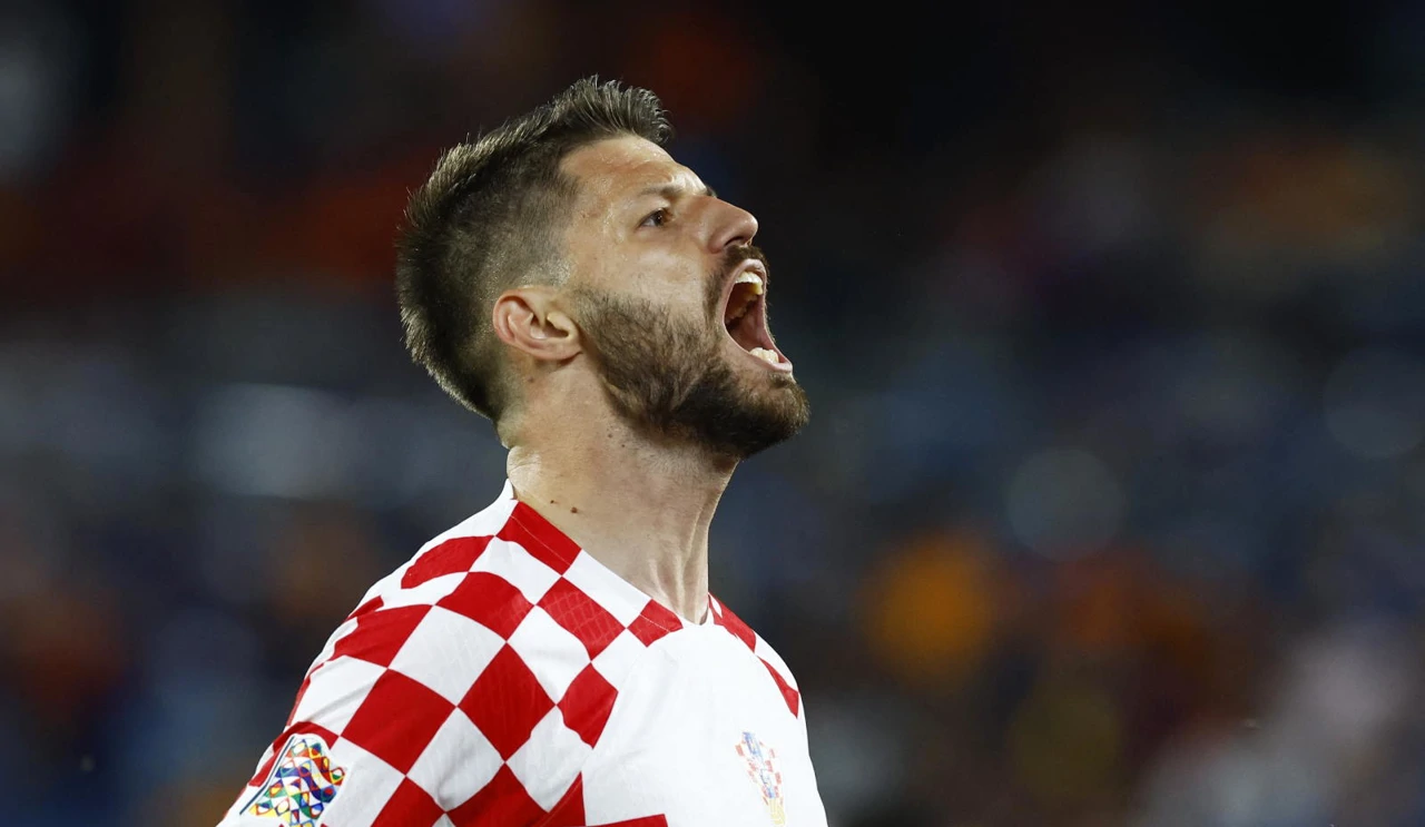 Bruno Petković slavi gol za 3:2