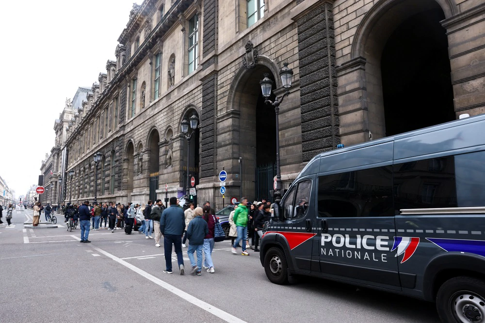 Louvre