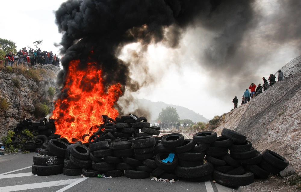 Nemiri zbog ustoličenja novog mitropolita Srpske pravoslavne crkve Joanikija na Cetinju, Foto: Stevo Vasiljevic/Reuters