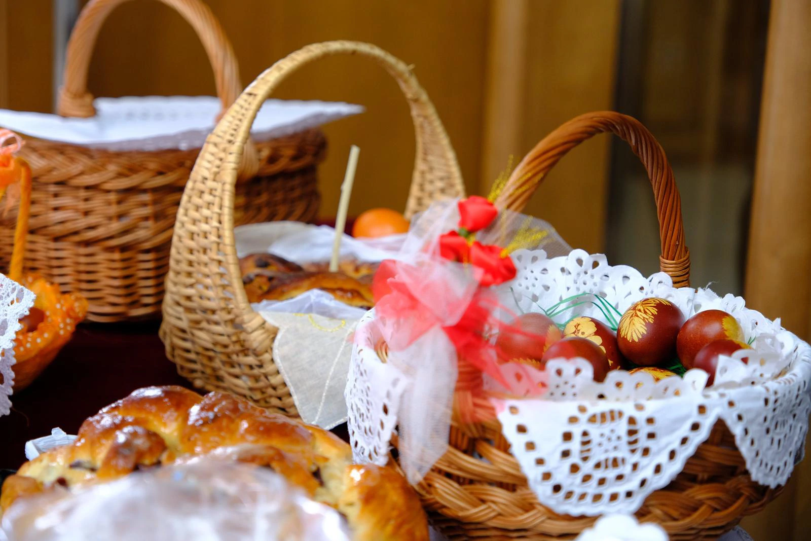 Državni vrh čestitao Uskrs vjernicima koji slave po julijanskom kalendaru