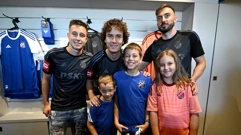 Uz druženje s navijačima Dinamo predstavio novi dres, Foto: Marko Lukunić/PIXSELL