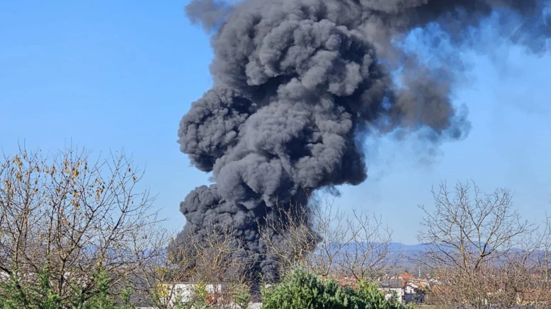 Gori skladište guma u Svetoj Nedelji, Foto: Neven Mišak/HRT