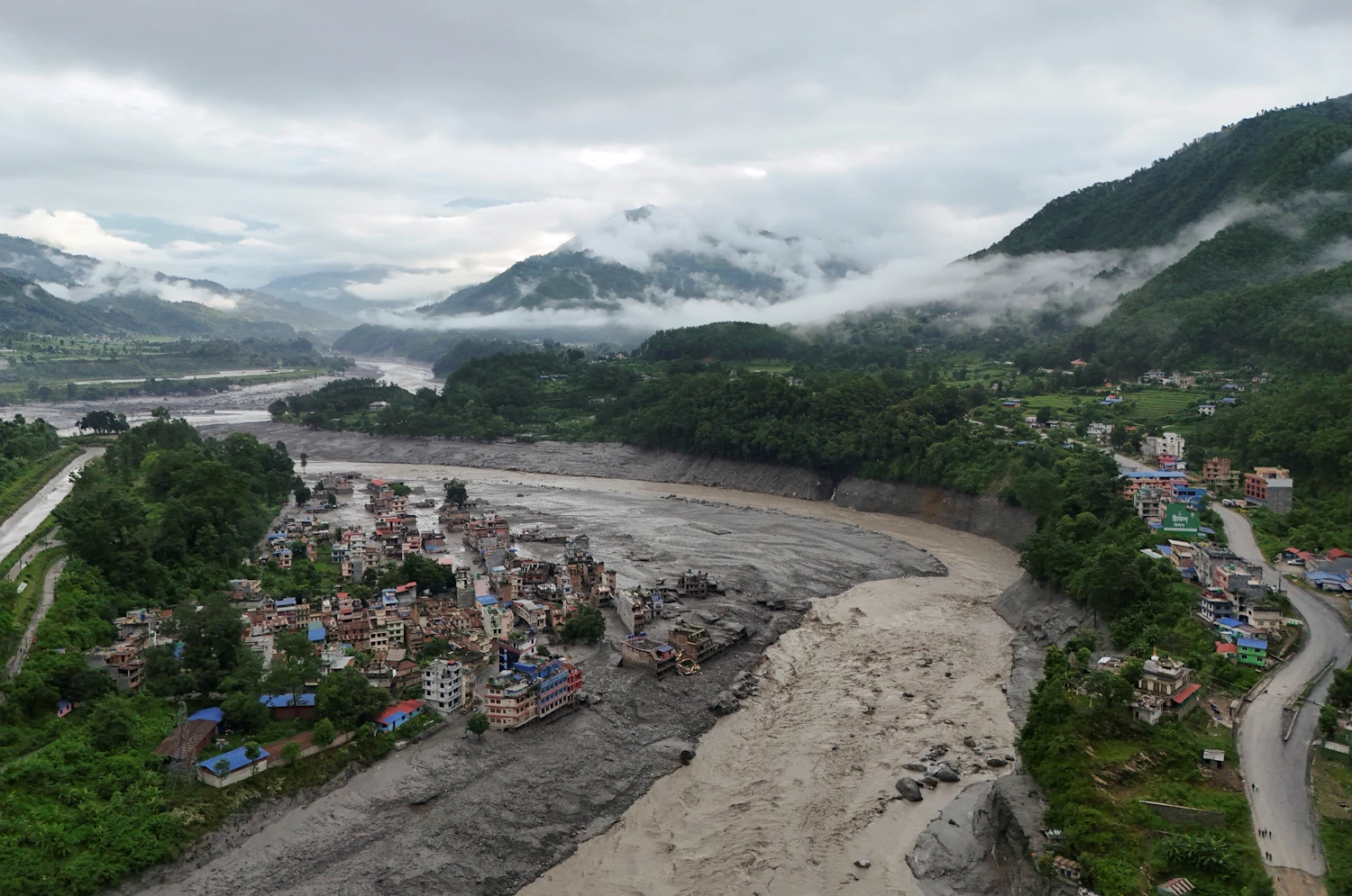 Najmanje 160 mrtvih u poplavama u Nepalu