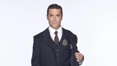 Yannick Bisson kao naočit detektiv