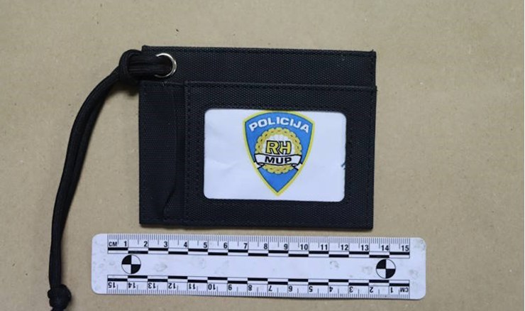 Uhićeni lažni policajci, izvlačili novac od starijih osoba
