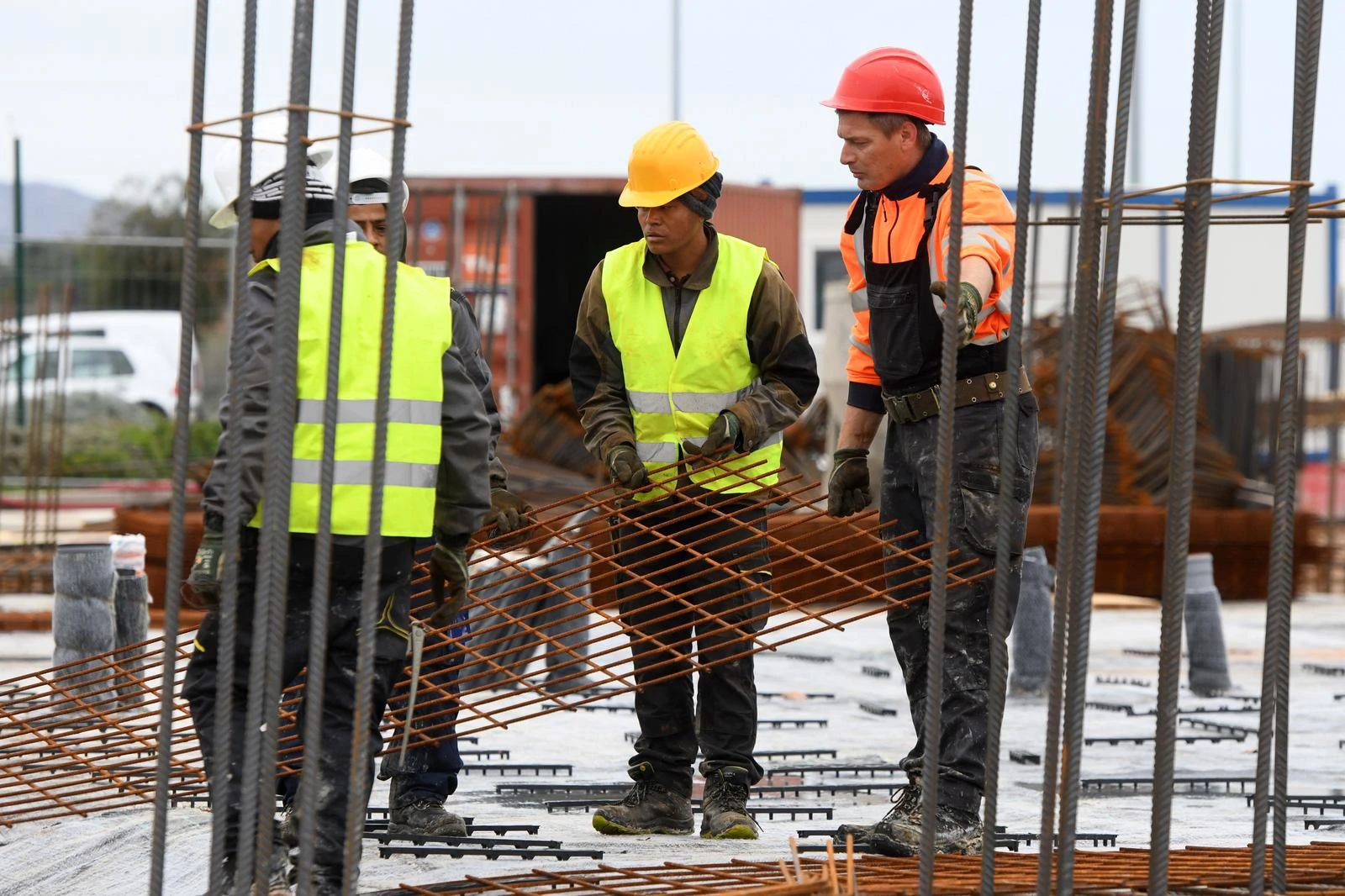 Nepalci drugi po izdanim radnim dozvolama; najviše žalbi na plaće