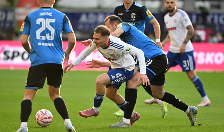 Dvoboj Hajduka i Varaždina