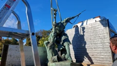 „Umirući vojnik” demontiran i poslan u Zagreb na restauraciju, Foto: Magdalena Jelečević/Radio Osijek