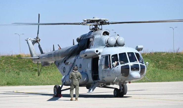 Vojni piloti helikopterom prevezli životno ugroženu trudnicu u Split